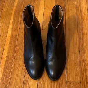 Seychelles Floodplain Black Leather Heeled Ankle Boots